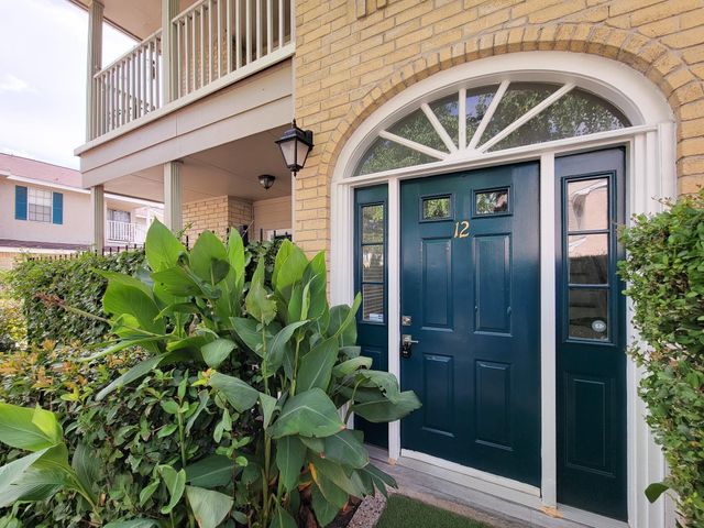 2220 Bering Drive 12, Houston, TX 77057