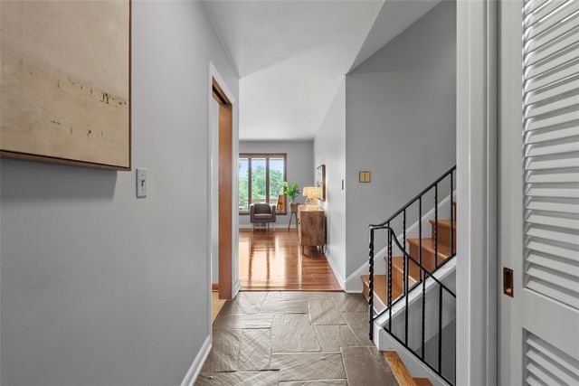 2635 FAIRGREEN, Upper St Clair, PA 15241