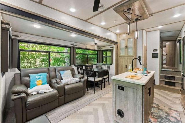 169 Magnificent Way, Cleveland, GA 30528