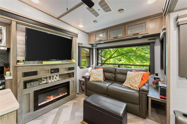 169 Magnificent Way, Cleveland, GA 30528