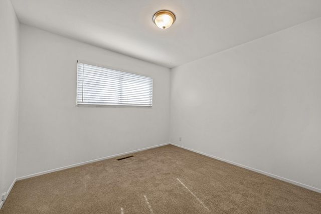 24825 24825 Santa Clara St, Hayward, CA 94544