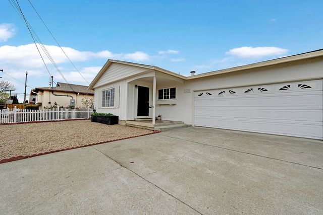 24825 24825 Santa Clara St, Hayward, CA 94544