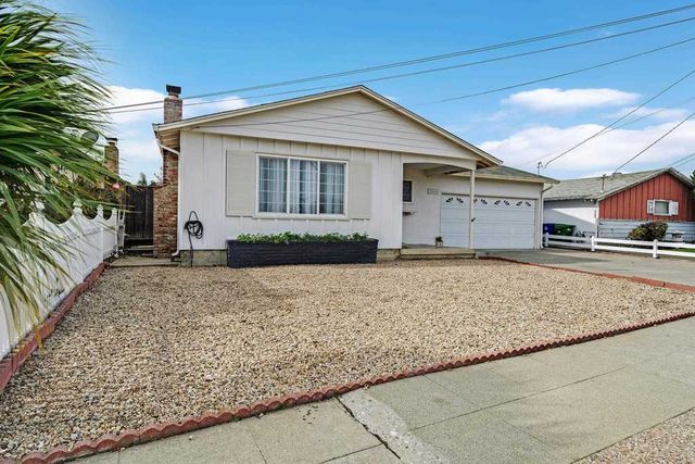 24825 24825 Santa Clara St, Hayward, CA 94544