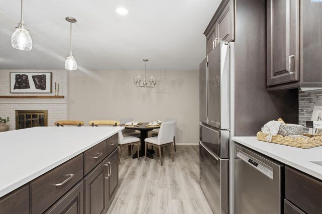 1748 Duluth St., Richland, WA 99354