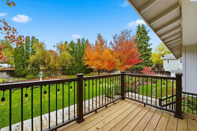 1748 Duluth St., Richland, WA 99354