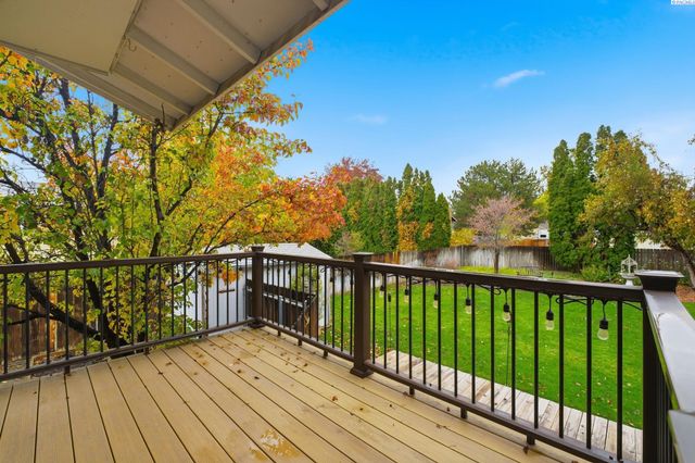 1748 Duluth St., Richland, WA 99354