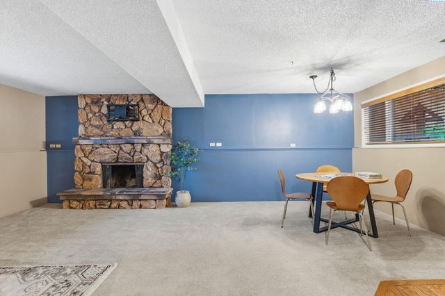 1748 Duluth St., Richland, WA 99354