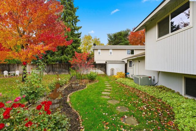 1748 Duluth St., Richland, WA 99354