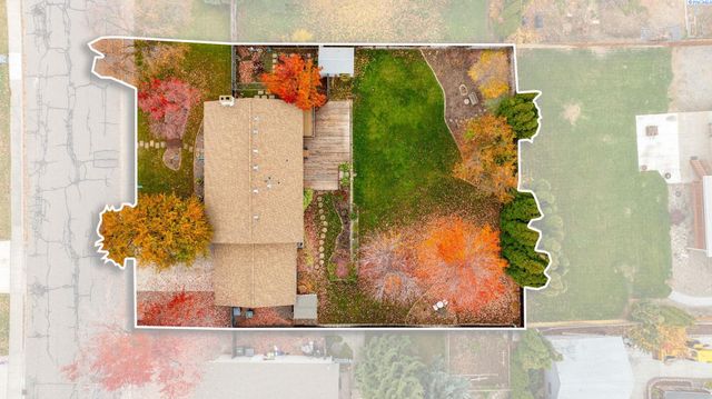 1748 Duluth St., Richland, WA 99354