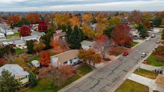 1748 Duluth St., Richland, WA 99354