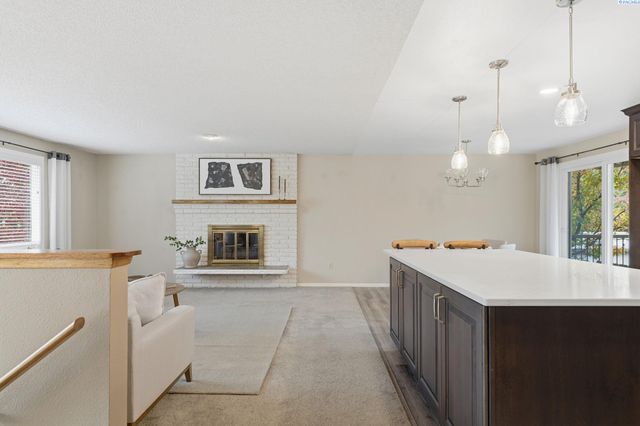 1748 Duluth St., Richland, WA 99354