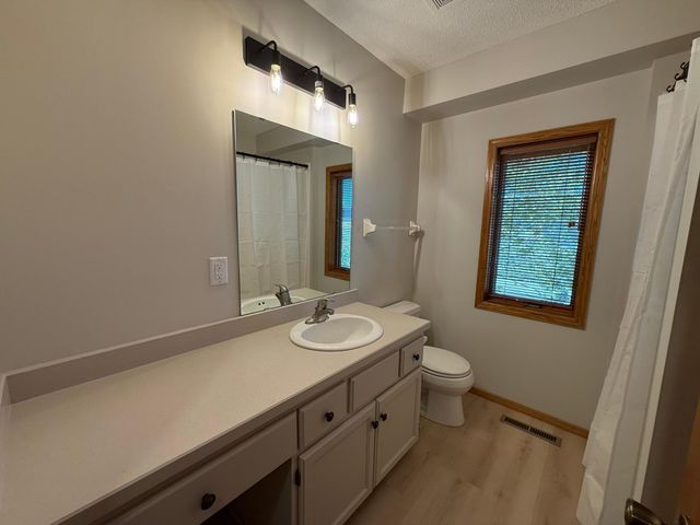 9828 Greenspruce Avenue N, Brooklyn Park, MN 55443