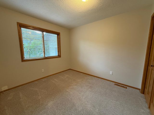 9828 Greenspruce Avenue N, Brooklyn Park, MN 55443