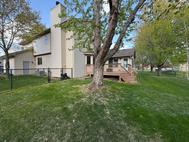 9828 Greenspruce Avenue N, Brooklyn Park, MN 55443