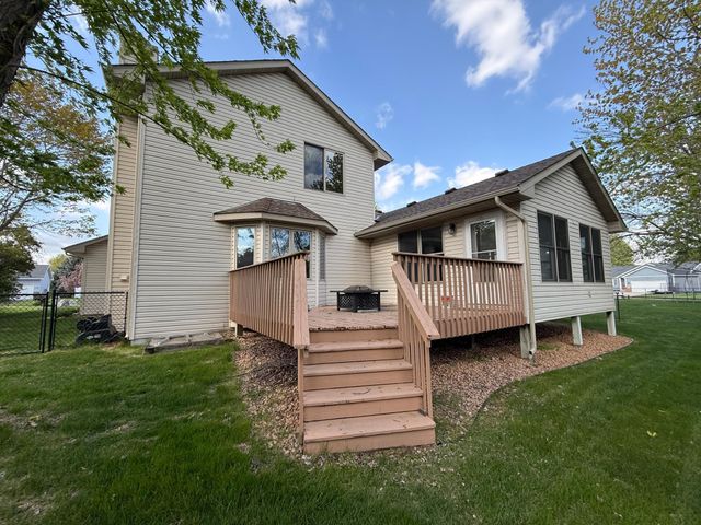 9828 Greenspruce Avenue N, Brooklyn Park, MN 55443