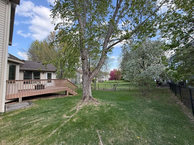 9828 Greenspruce Avenue N, Brooklyn Park, MN 55443