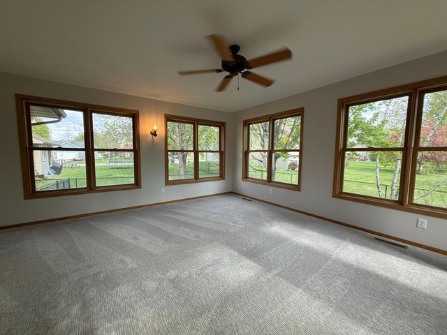 9828 Greenspruce Avenue N, Brooklyn Park, MN 55443