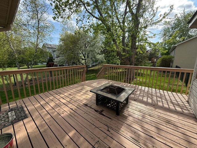 9828 Greenspruce Avenue N, Brooklyn Park, MN 55443