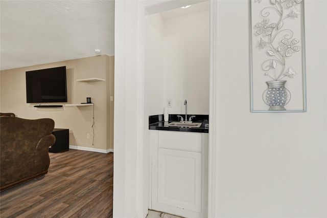 1111 Belaya Lane, Houston, TX 77090