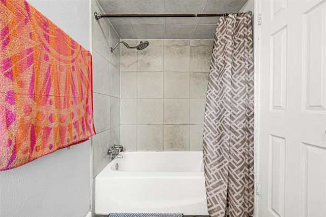 1111 Belaya Lane, Houston, TX 77090