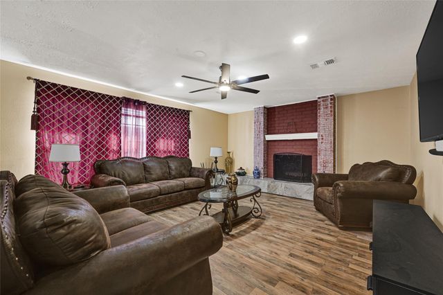 1111 Belaya Lane, Houston, TX 77090