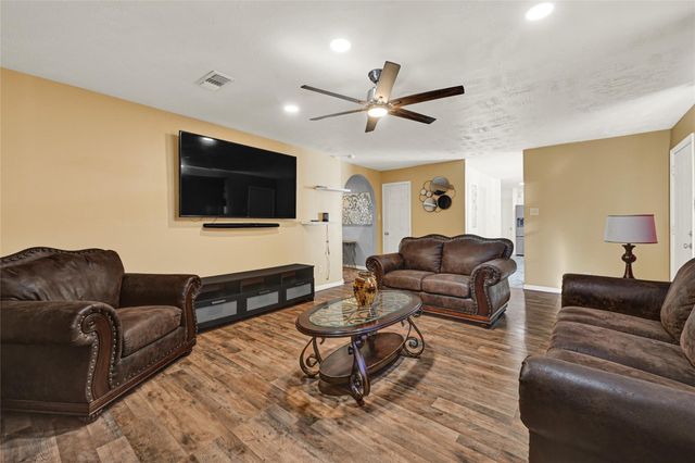 1111 Belaya Lane, Houston, TX 77090