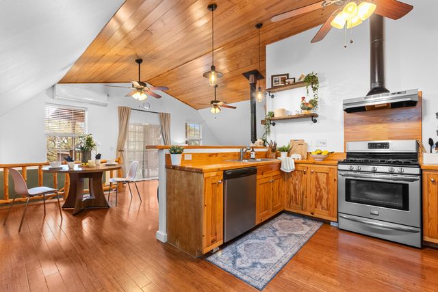 499 Black Coyote Trail, Galena, MO 65656