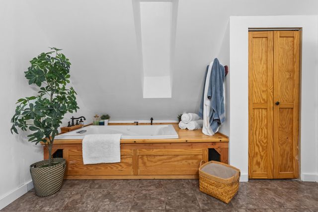 499 Black Coyote Trail, Galena, MO 65656