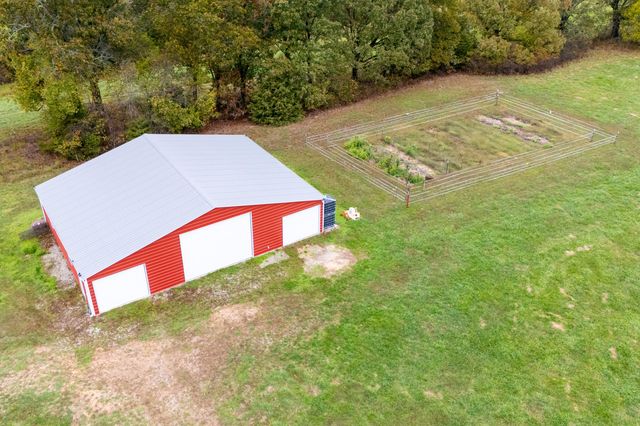 499 Black Coyote Trail, Galena, MO 65656