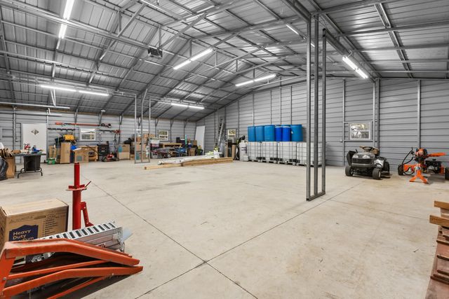 499 Black Coyote Trail, Galena, MO 65656