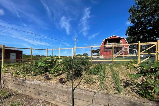 499 Black Coyote Trail, Galena, MO 65656