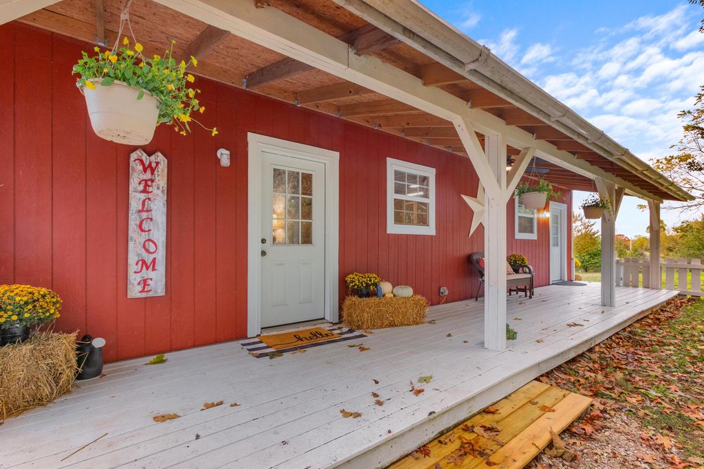 499 Black Coyote Trail, Galena, MO 65656