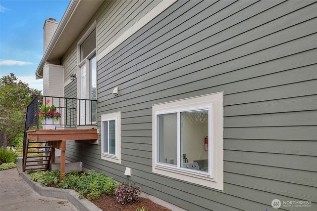7727 27th Avenue NW, Seattle, WA 98117