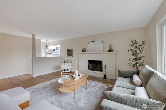 7727 27th Avenue NW, Seattle, WA 98117