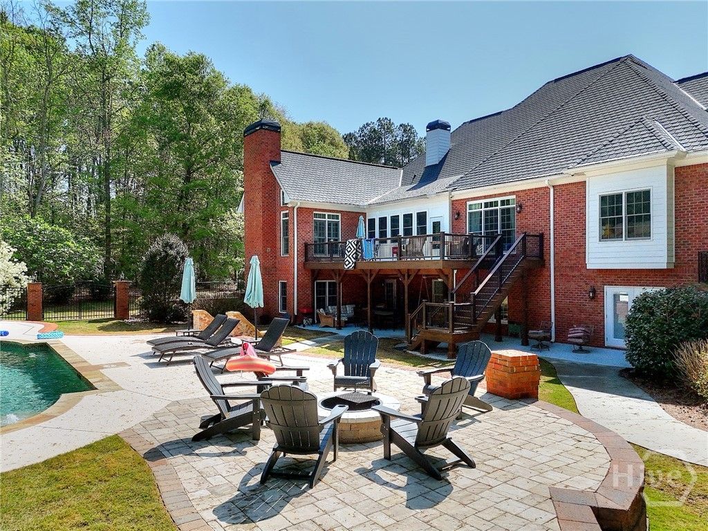 Image 3 of property listing at 1690 McFall, Watkinsville, GA 30677