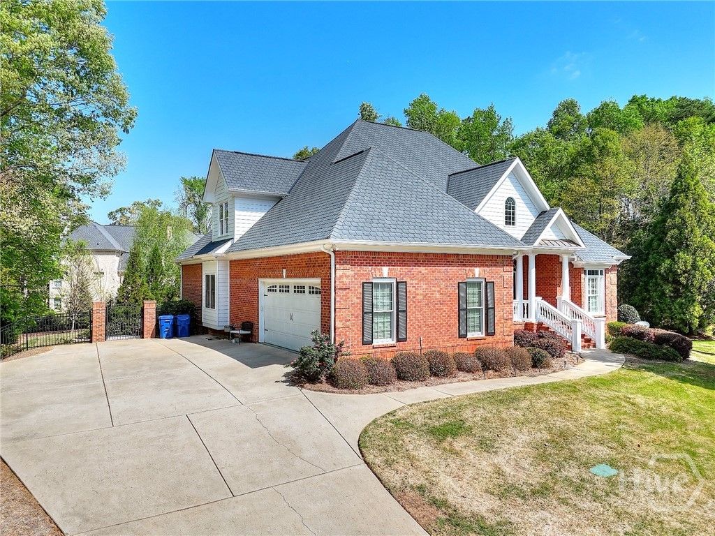 Image 5 of property listing at 1690 McFall, Watkinsville, GA 30677
