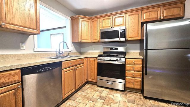 466 Lyon Boulevard, South Lyon, MI 48178