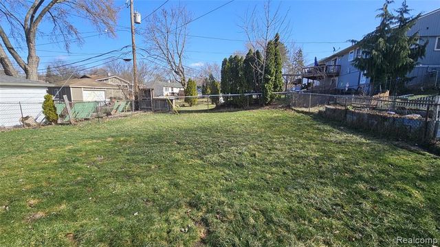 466 Lyon Boulevard, South Lyon, MI 48178