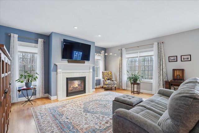 71 Overlook Drive, Dunbarton, NH 03046