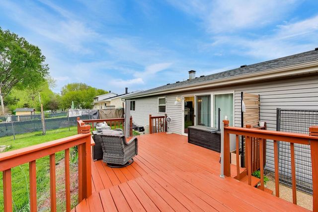 1410 N Scully Drive, Mchenry, IL 60050