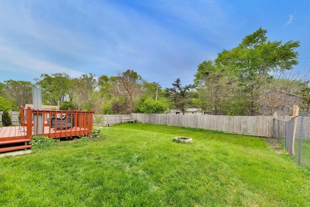 1410 N Scully Drive, Mchenry, IL 60050