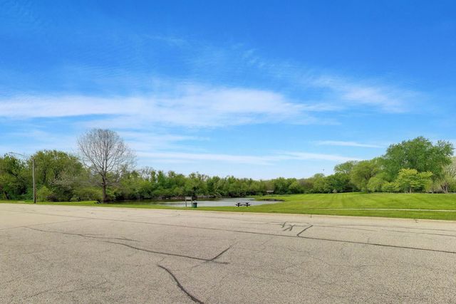 1410 N Scully Drive, Mchenry, IL 60050