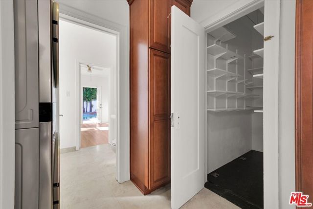 205 S Canon Drive, Beverly Hills, CA 90212