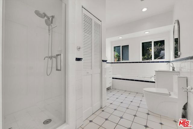 205 S Canon Drive, Beverly Hills, CA 90212