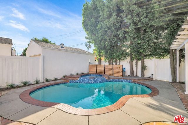 205 S Canon Drive, Beverly Hills, CA 90212