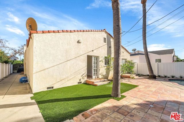 205 S Canon Drive, Beverly Hills, CA 90212