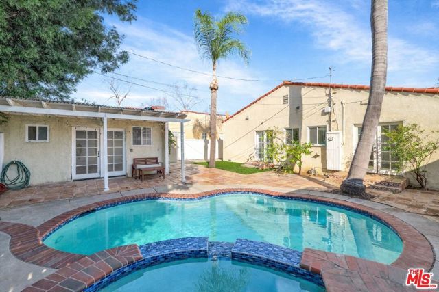 205 S Canon Drive, Beverly Hills, CA 90212