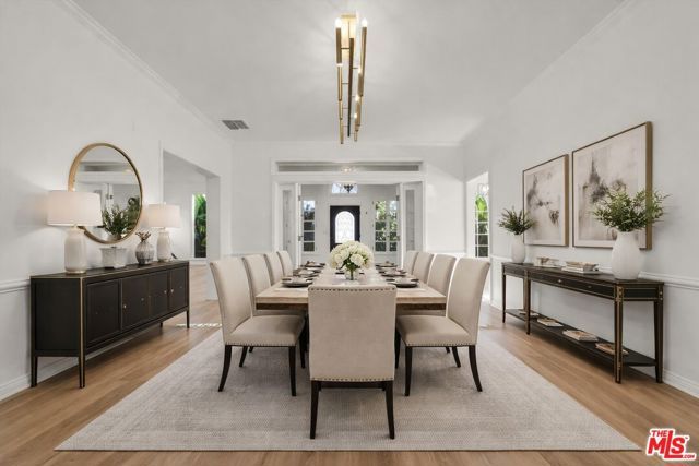 205 S Canon Drive, Beverly Hills, CA 90212