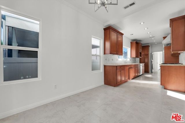 205 S Canon Drive, Beverly Hills, CA 90212