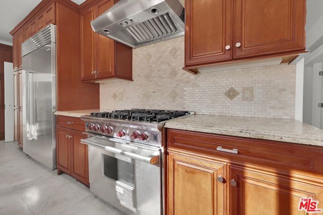 205 S Canon Drive, Beverly Hills, CA 90212